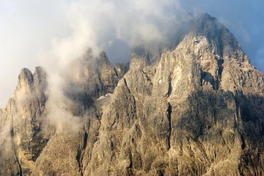 sabah görünümünden dolomiti di sesto veya sextener dolomiten