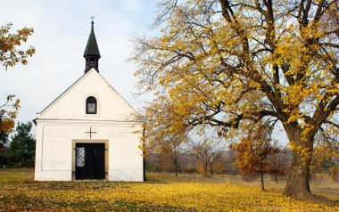 Şapel ve limon ağacı ile sonbahar görünümü