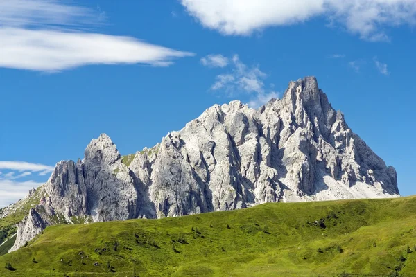Crode dei longerin - alpi carniche veya karnische alpen - dolomiti - İtalya — Stok fotoğraf