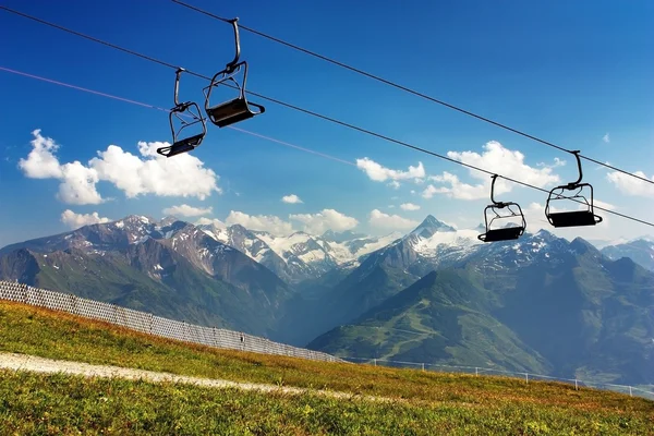 Kitzbuheler alpen hohe tauern telesiyej ile görüntüleyin. — Stok fotoğraf
