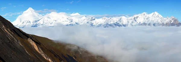 Vista da thorung la pass annapurna himal a dhaulagiri himal — Foto Stock