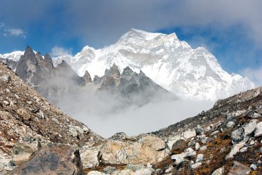 hungchhi tepe ve chumbu tepe cho oyu ana kampı - trek everest ana kampı - nepal