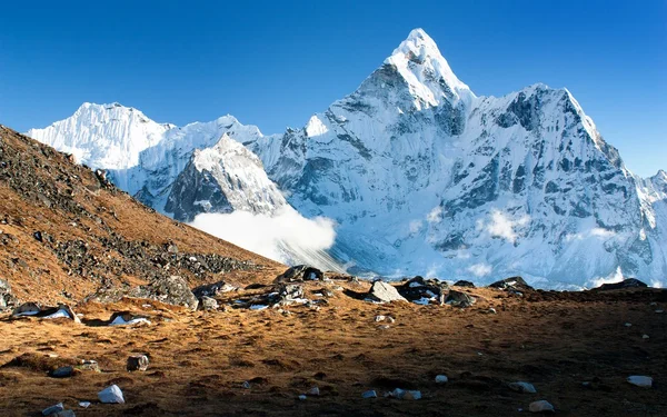 Ama dablam - everest yol ana kampta — Stok fotoğraf