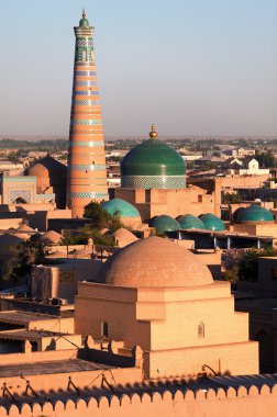 akşam: xorazm il - Özbekistan - town Hiva (chiva, heva, xiva, chiwa, khiveh) - İpek yolu üzerinde görüntülemek