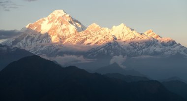 mount dhaulagiri - nepal görünümünü akşam
