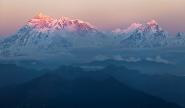 annapurna dağına - nepal görünümünü akşam