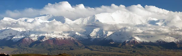 lenin tepe alay aralığındaki - Kırgız panoramik pamir Dağları - Kırgızistan ve Tacikistan sınır - Orta Asya 