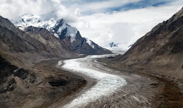 Durung Drung or Drang Drung Glacier near Pensi La pass on Zanskar road - Great Himalayan range - Zanskar - Ladakh - India — Stock Photo, Image