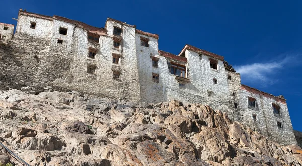 Karsha gompa - boeddhistisch klooster in zanskar vallei - ladakh - jammu en Kasjmir - india — Stockfoto