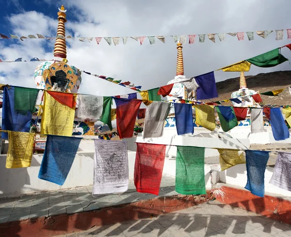 Prayer flags with stupas - Kunzum La pass - Himachal Pradesh - India — Stock Photo, Image