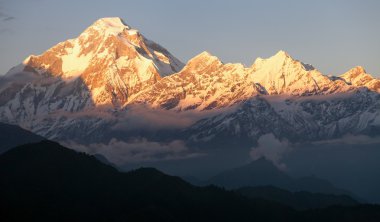 mount dhaulagiri - nepal görünümünü akşam
