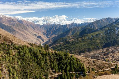 alt dolpo - dunai, juphal Köyü ve dhaulagiri saçma gelen balangra lagna pass çevresinde peyzaj sahne - Batı nepal