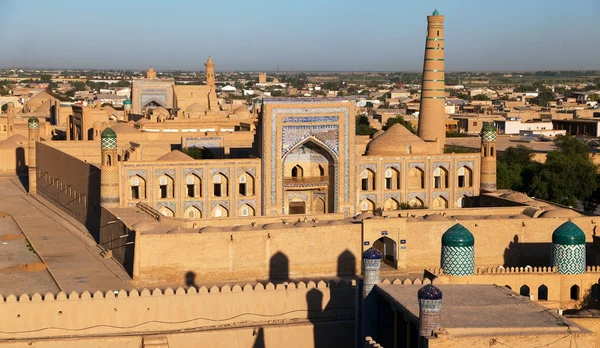 Abendliche Ansicht von Chiwa (chiva, heva, xiva, chiwa, chiveh) - Provinz Xorazm - Usbekistan - Stadt an der Seidenstraße — Stockfoto