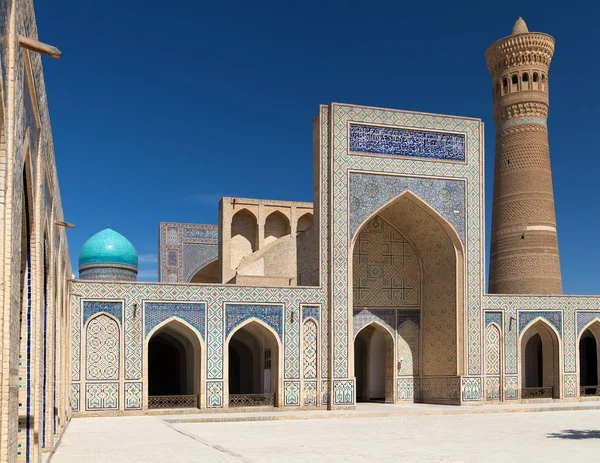 Pohled na kalon mešitu a minaret - Buchara - Uzbekistán — Stock fotografie