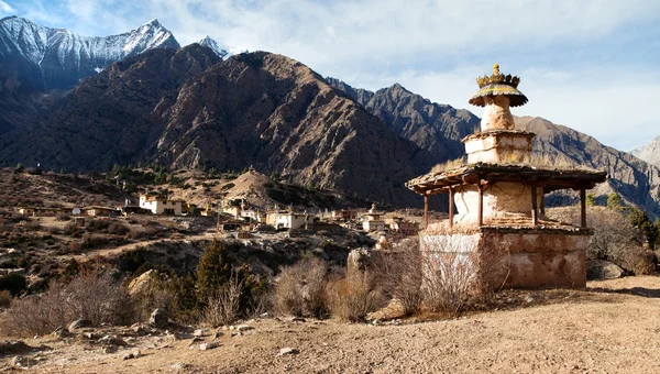 Ringmogaon - Phoksundo trek - Lower Dolpo - Village in western Nepal — Stock Photo, Image