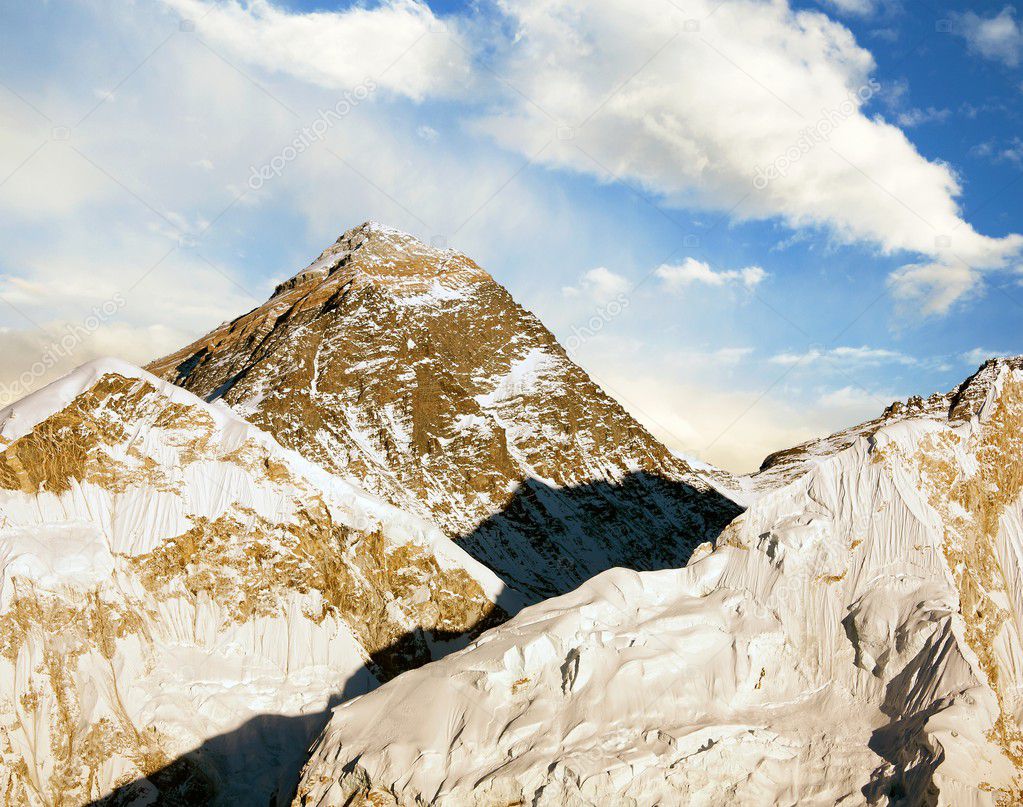 Evening view of Everest from Kala Patthar - trek to Everest base camp - Nepal