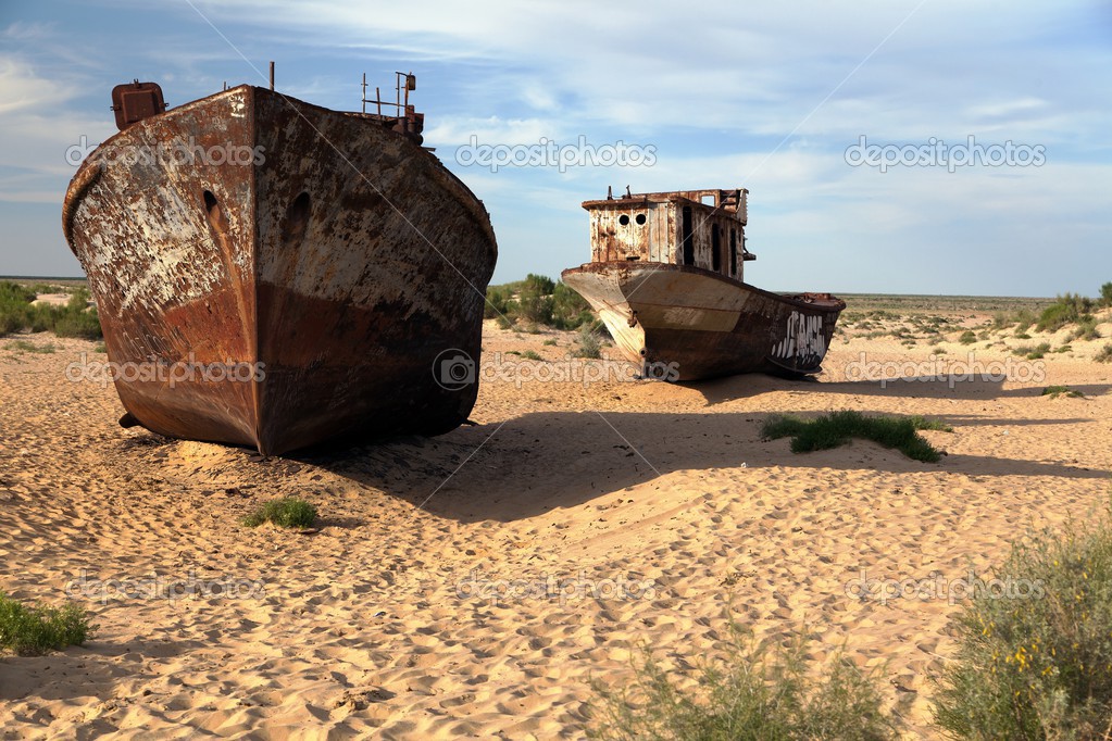 depositphotos_47500657-stock-photo-boats-in-desert-around-moynaq.jpg