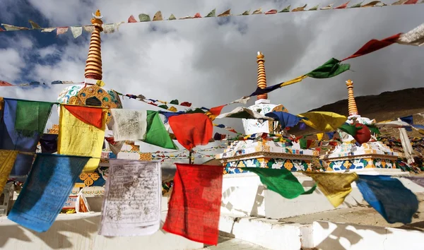 Prayer flags with stupas - Kunzum La pass - Himachal Pradesh - India — Stock Photo, Image