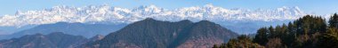 Chaukhamba Dağı, Himalaya Dağı, Hint Himalayalarının panoramik manzarası, büyük Himalaya sıradağları, Uttarakhand Hindistan, Mussoorie yolu manzarası