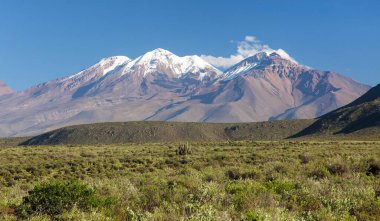 Chachani volkanı, Peru 'nun Arequipa şehrindeki en iyi volkanlardan biri.