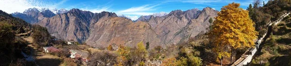 Himalaje Jesienny Widok Miasta Joshimath Panoramiczny Widok Góry Himalajów Indyjskich — Zdjęcie stockowe