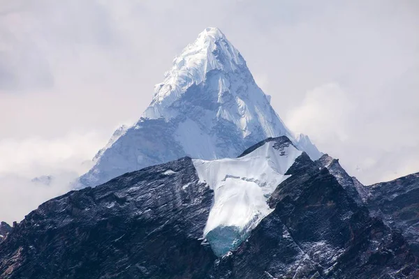 Mount Ama Dablam Felhők Everest Bázis Tábor Khumbu Völgy Sagarmatha — Stock Fotó