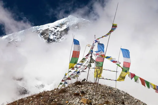Buddhist Prayer Flags Peak Seven Vii Maklu Barun National Park — Stock Photo, Image