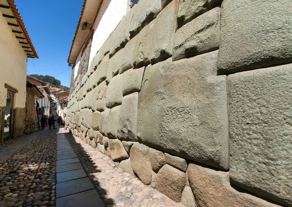 Tizenkét Szögek Gyönyörű Keskeny Utca Épületek Fal Központjában Cusco Vagy — Stock Fotó