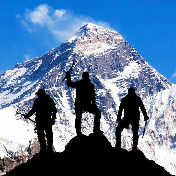 Mount Everest Black Silhouette Three Climbers Ice Axe Hand Way — 图库照片