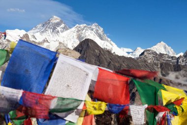 Gokyo Ri tepesinden, Khumbu vadisinden, Nepal Himalayalar dağlarından, Everest ve Lhotse dağlarının manzarası