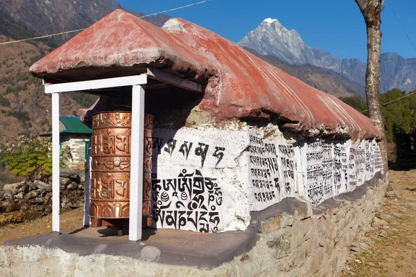 Mani Ściany Modlitewne Koła Modlitewne Dolinie Khumbu Pobliżu Miasta Lukla — Zdjęcie stockowe