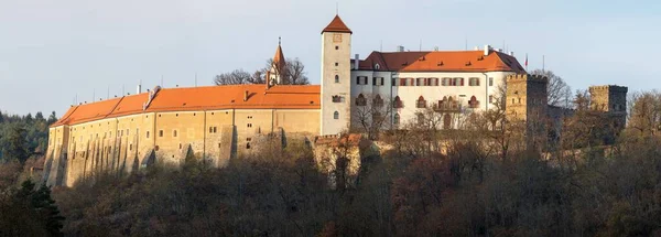 Bitov城堡 South Moravia Czech Republic Bitov城堡在Vranov Nad Dyji镇和Znojmo镇 哥特式和复兴城堡附近的Vranov大坝上方的山上 — 图库照片