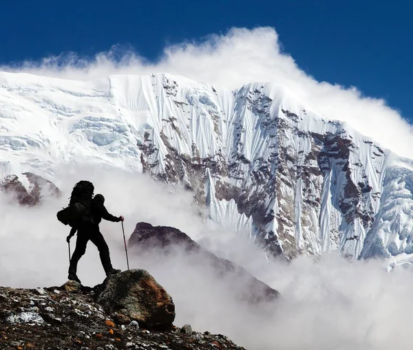 Silhouette Man Mountains Clouds Nepal Himalaya Mountain — Stock Photo, Image