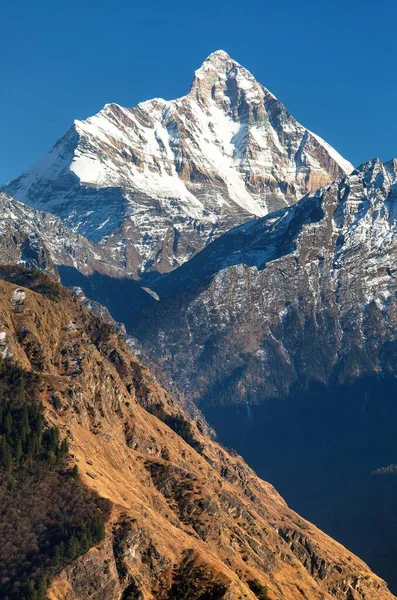 Nanda Devi山 印度喜马拉雅最好的山脉之一 从印度Uttarakhand的Joshimath Auli看到 — 图库照片