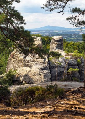 Hruboskalske skalni mesto rock panorama ve Jested Dağı, kum taşı şehri, Cesky raj, czech veya Bohem cenneti, Çek Cumhuriyeti