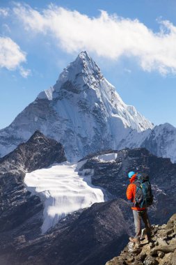 Fakat Dablam Dağı 'nın panoramik manzarası, Everest ana kampı, Sagarmatha ulusal parkı, Khumbu vadisi Solukhumbu - Nepal Himalayas dağları
