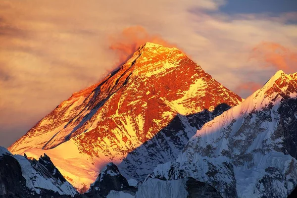 Večerní Západ Slunce Pohled Mount Everest Renjo Projít Červené Barvy — Stock fotografie