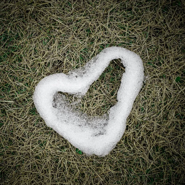 Heart made of snow. — Stock Photo, Image