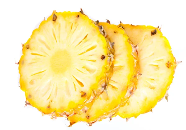 Tři plátky zralého ananasu — Stockfoto