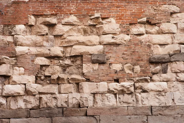 Italia, Venecia, Verona, antigua muralla de ladrillo — Foto de Stock