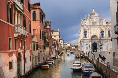 İtalya, Venedik, piazza San Marco, gökyüzü arka plan bayrak direkleri