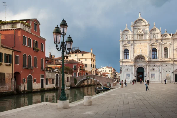 North Italy, Venice, city on the water, The Grand Canal, walk along the canals, marble fasades of the palases and cathedral — Stock Photo, Image