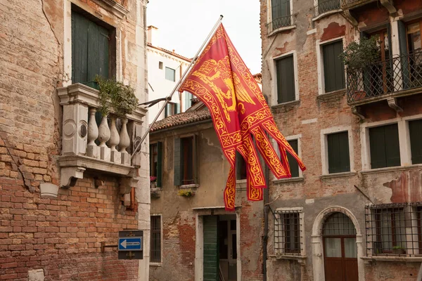 Venice, waving flag of the Venetian Republic — Stock Photo, Image