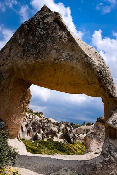 Kapadokya. Harika bir manzara. Anadolu, Türkiye, eski Hıristiyan manastırları, tapınaklar, kilise, mağara, mağara otel — Stok fotoğraf