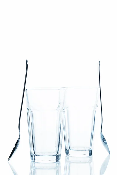 Due bicchieri di latte macchiato vuoti — Foto Stock