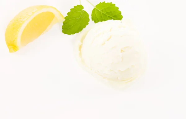 Lemon slice with lemon flavor ice cream and melissa — Stock Photo, Image