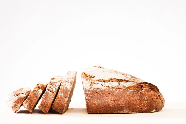 Laib rustikales hausgemachtes Brot — Stockfoto