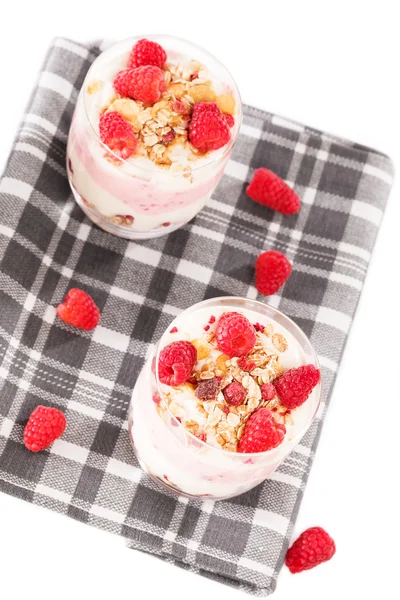 Himbeer-Joghurt-Desserts von oben — Stockfoto