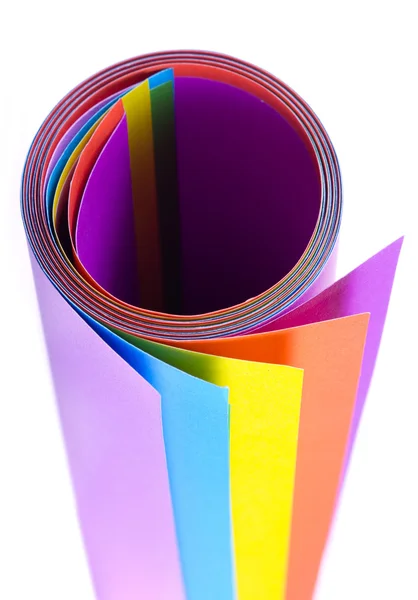 Hoja de papel colorida aislada sobre fondo blanco —  Fotos de Stock
