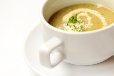 lezzetli ev yapımı brokoli çorbası bak